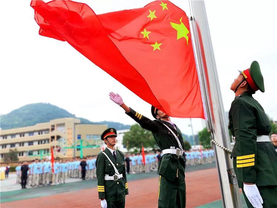逃离破旧弃城